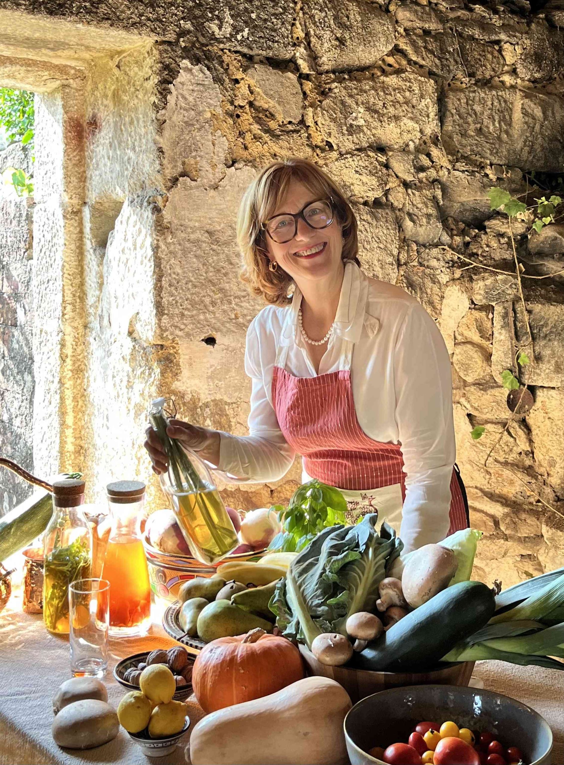 Françoise dans sa cuisine